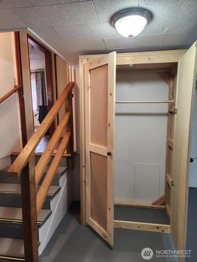 Closet in Bedroom 4