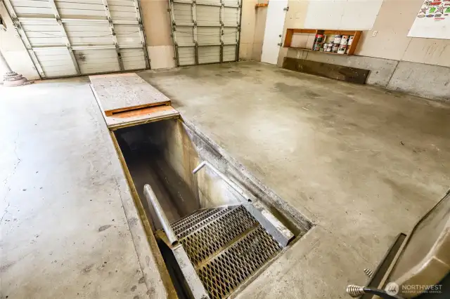 4’ x 18’ Car pit, with stairs