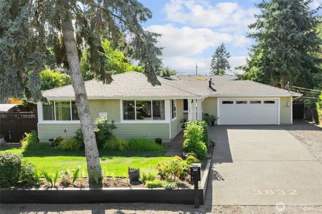 Adorable single level home in North Tacoma