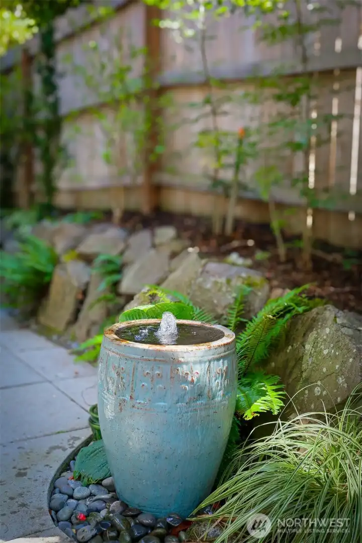 The burbling water feature!