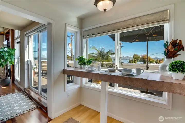 Sip your morning coffee at the window-side breakfast bar while gazing out at Commencement Bay. A sliding glass door leads to your expansive deck.