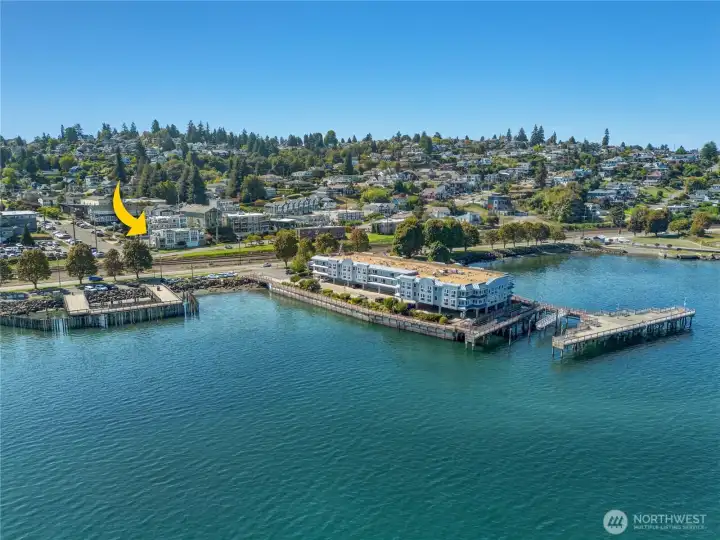 This idyllic Pacific Northwest location offers quick access to schools, freeways, and Point Defiance Park—perfect for both commuting and exploring.