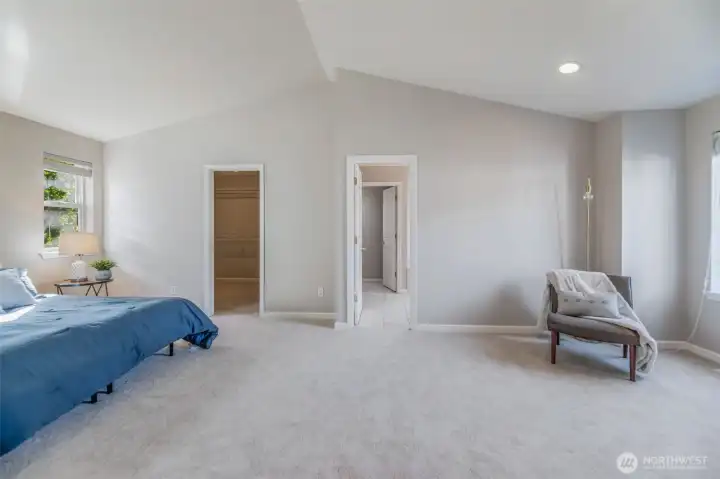 Separate walk-in closet and ensuite