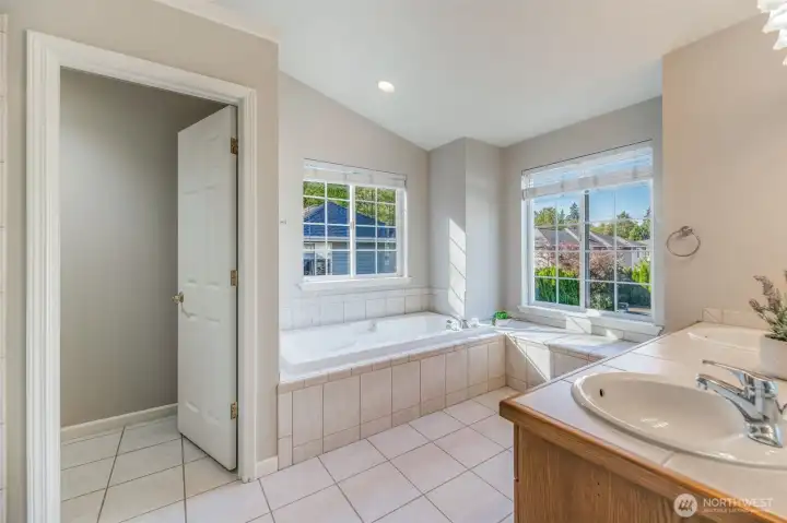 5 piece primary bath with separate water closet