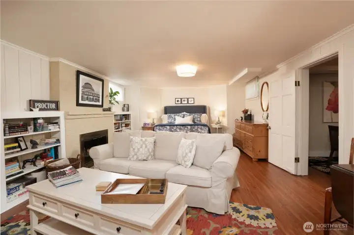 How suite it is- pun intended.  Now let's go see the rest- to the right is the dining room and kitchen.