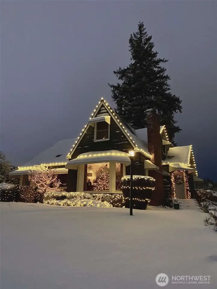 Like something from a painting or the inspiration for a song- Winter Wonderland comes to mind.