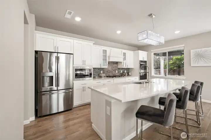 Light & bright kitchen