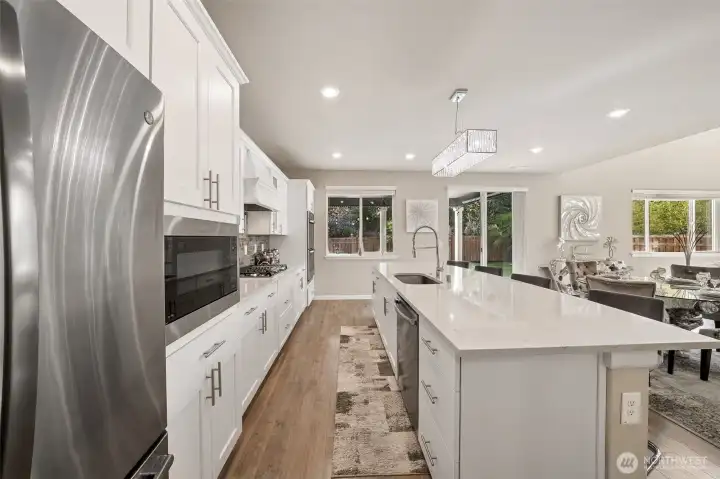 Lots of counter space in this kitchen!