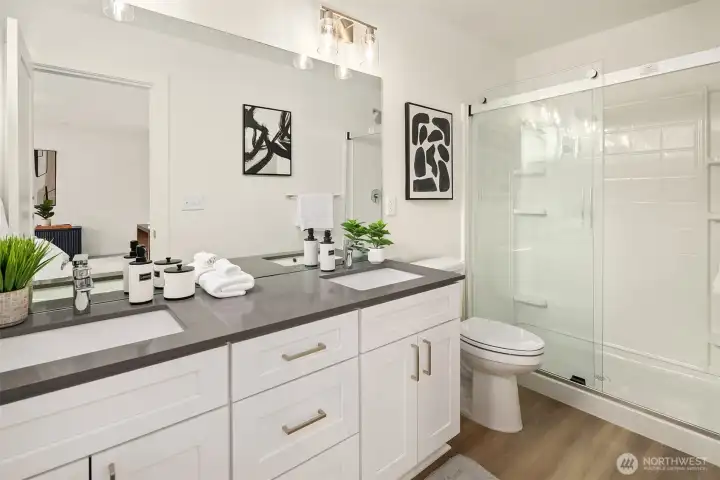 Photos are of a similar model and are for illustrative purposes only. Actual home, finishes, and features may vary.