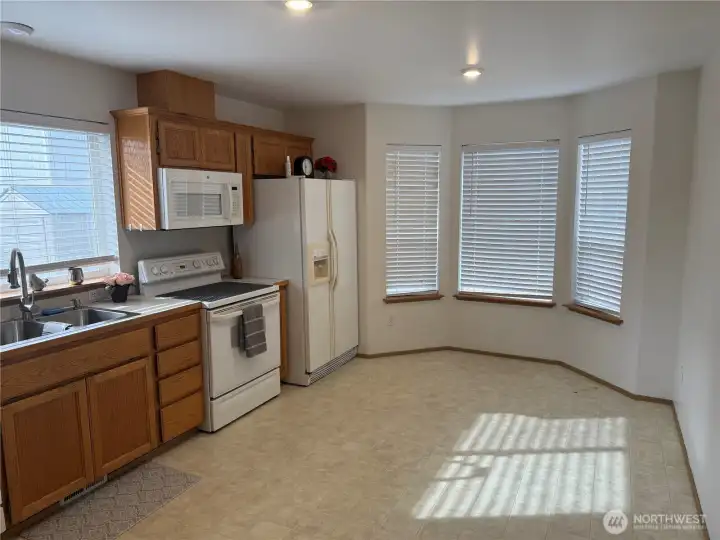 View of some of the appliances and the Bay Window Eating Nook Area.