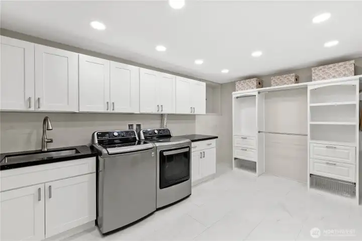 Lower Level w/d With Large Walk-in Closet