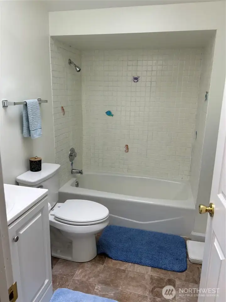 Upper full bath