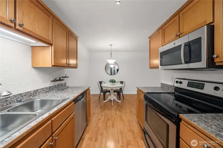 Beatiful Kitchen and Eating Area