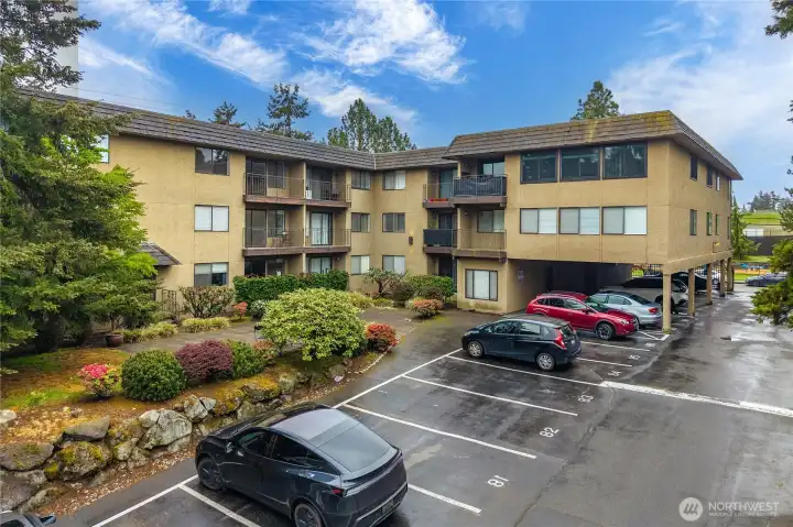 Private, deeded parking spot