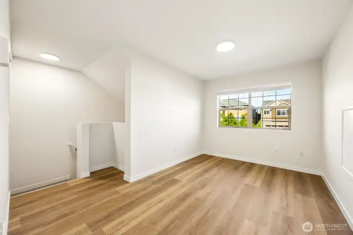 Upstairs loft /flex space