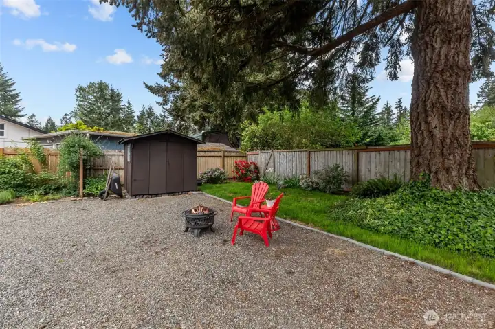 Oversized backyard, fire pit area on the oversized lot - fully fenced, R/V & boat parking.