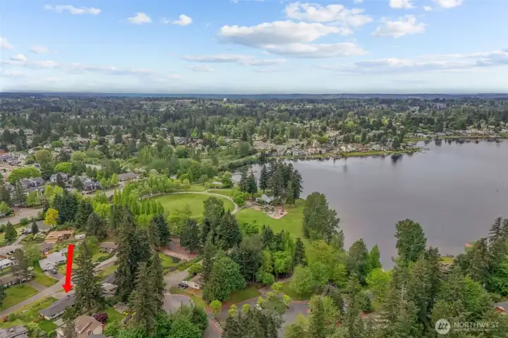 Updated home in Kent near Federal Way & Auburn with oversized lot and stylish finishes throughout.