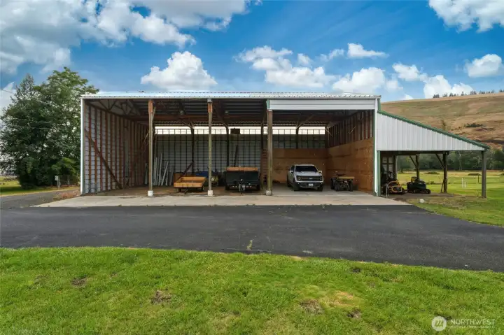 4-Bay Machine Shed with Two Lean-Tos