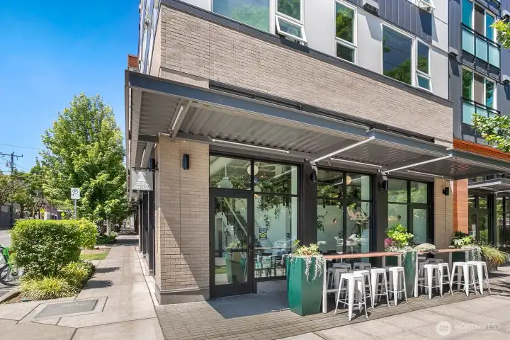 So many incredible nearby places to eat or grab a coffee like Temple Pastries!