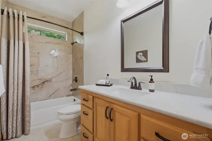 Guest Full Bath