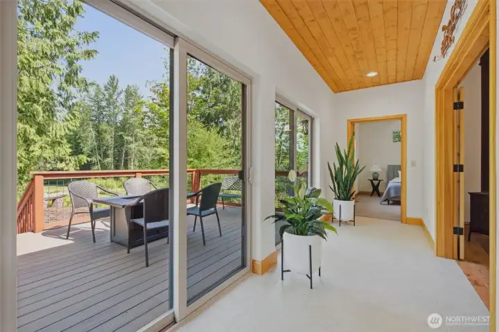 Enclosed sunporch