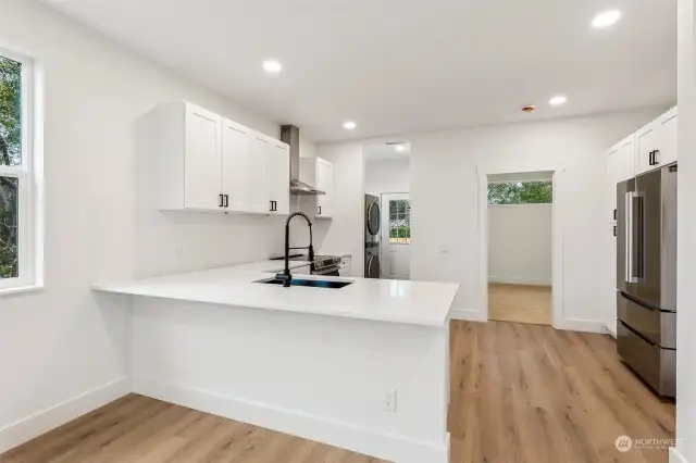 Kitchen w/ Eating Area