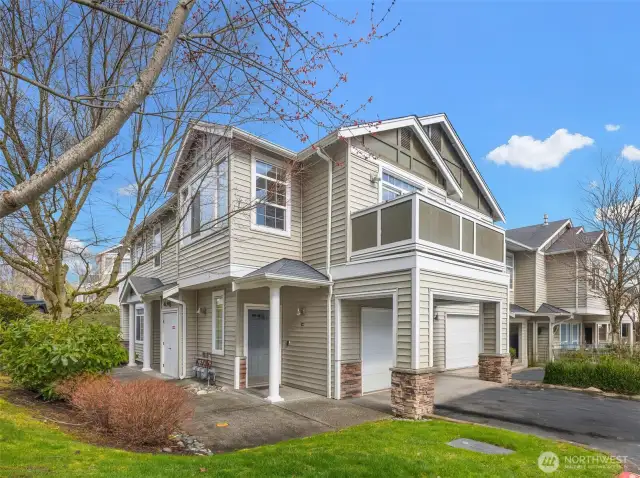 This ground floor (NO steps), end unit in Sterling Square, which sits in the middle of Trossachs and is walking distance to Cascade Ridge Elementary school. Top school ratings! There is a community clubhouse and access to trails and parks.