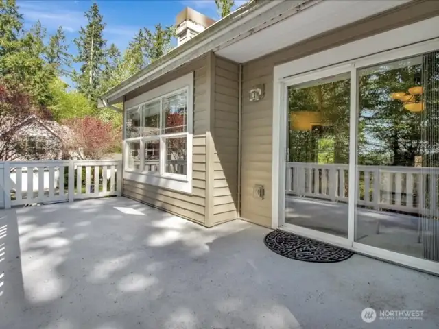 Dining room leads out to huge, private deck