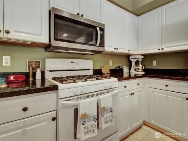 Gas cooktop