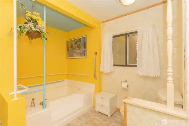 Primary bath with soaking tub