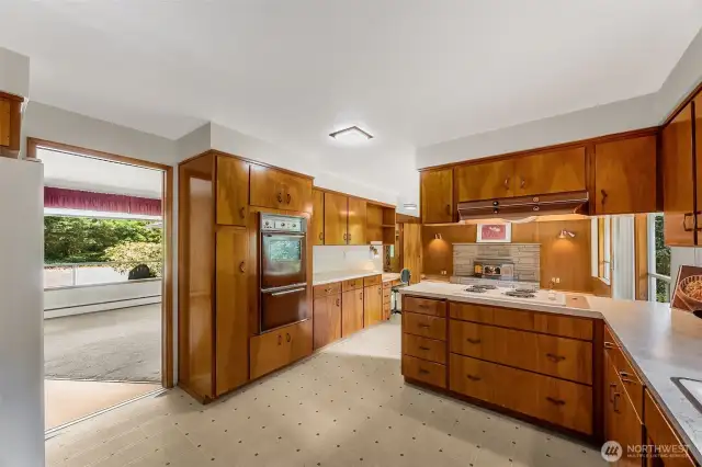 Spacious, original kitchen