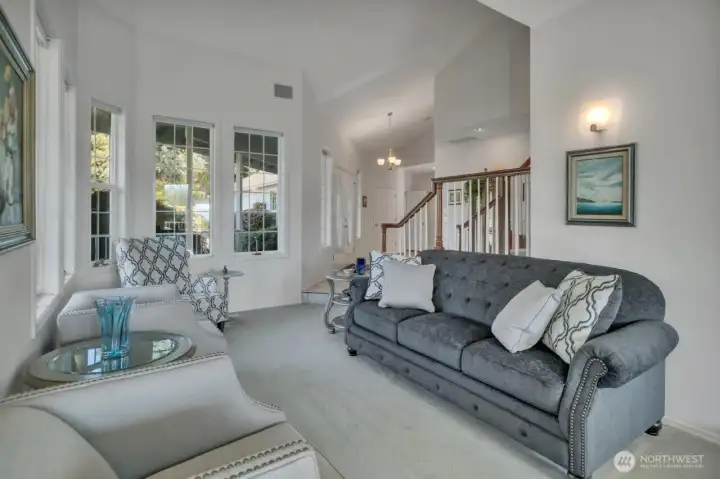 Drop down into the livingroom