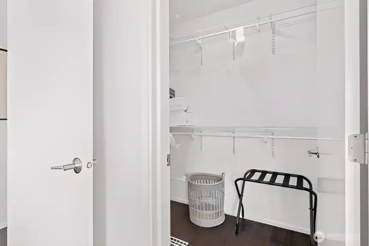 Walking closet
