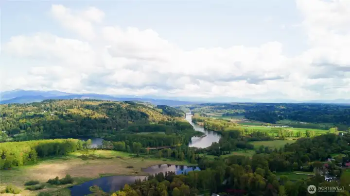 Photos are for illustrative purposes only.