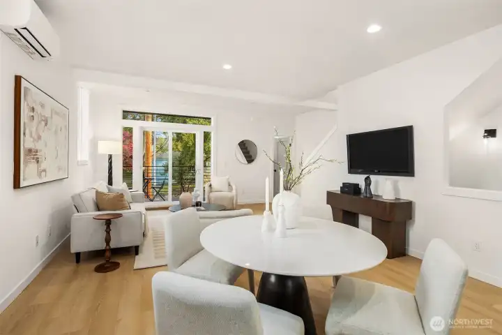 Photos are of a similar model and are for illustrative purposes only. Actual home, finishes, and features may vary.