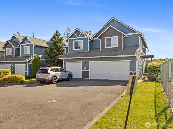 Spacious End Unit Townhome