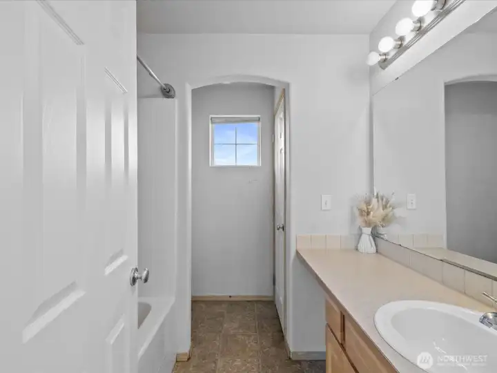 Full Ensuite Bathroom off Primary Bedroom