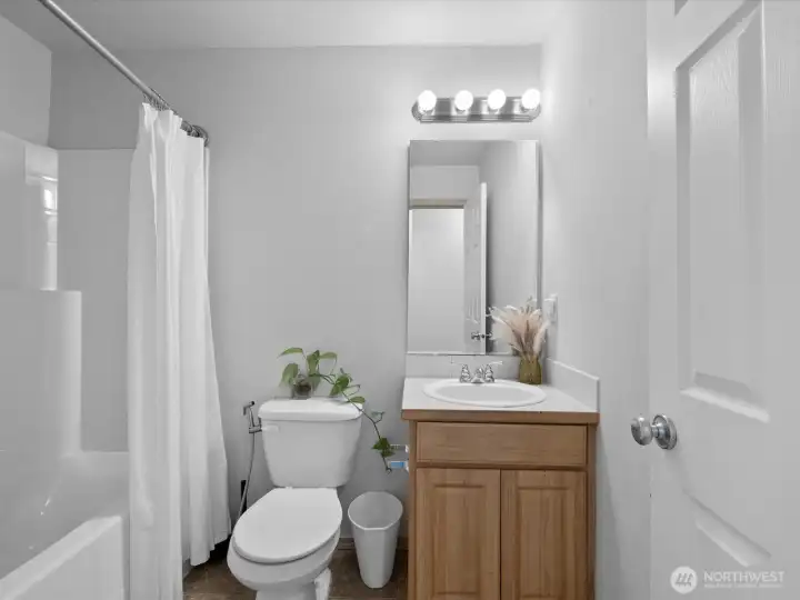 Upstairs Additional Full Bathroom Off Hallway