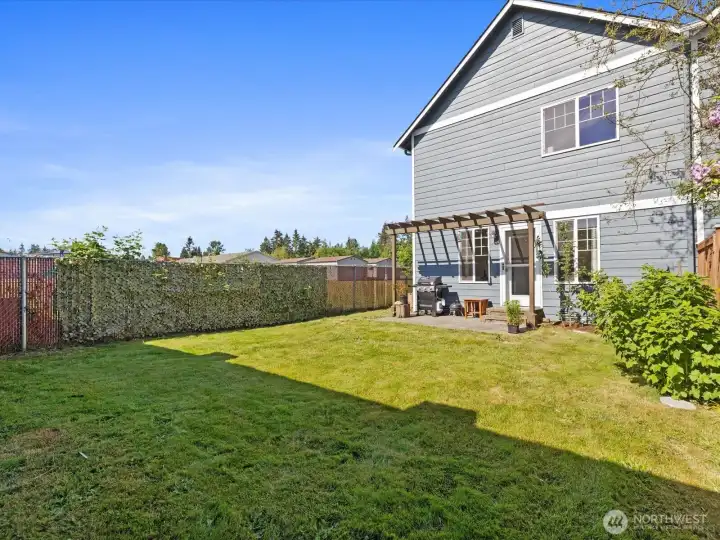 Spacious and Private Backyard