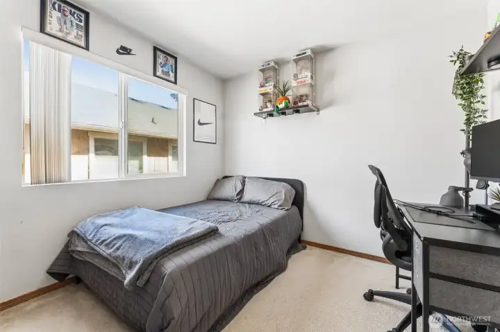 Bedroom offering comfort and versatility.