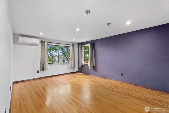 2 Bedrooms Up
