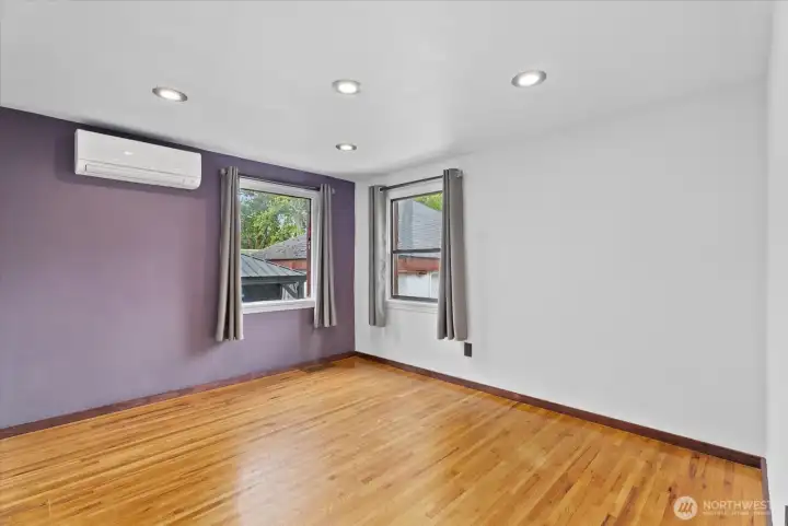 3 bedrooms Down