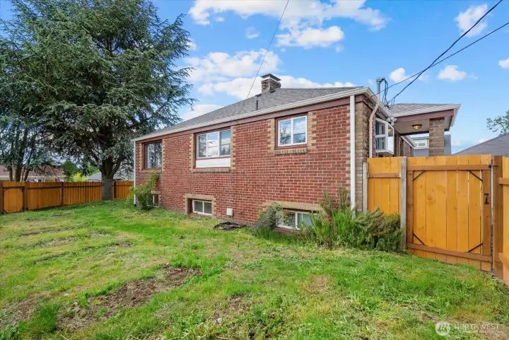 Big wrap-around yard