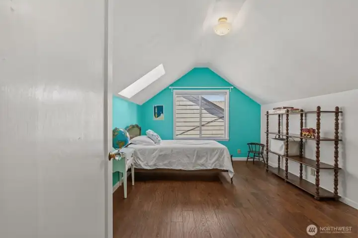 Upper level - bedroom 1