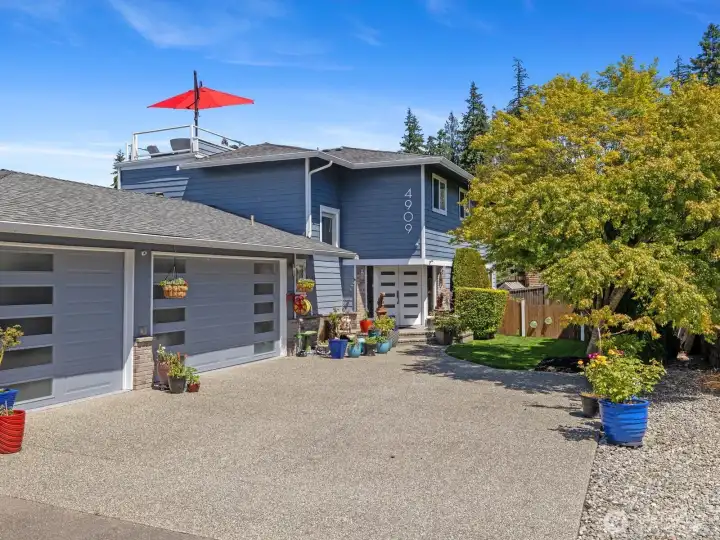 3 car garage, French door main entry & roof top deck 3 car garage, French door main entry & roof top deck