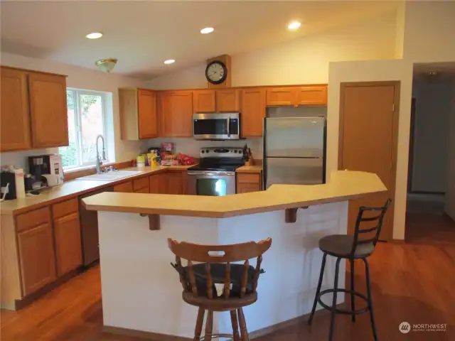 Large open concept kitchen