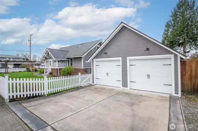 Spacious 2 car detached garage