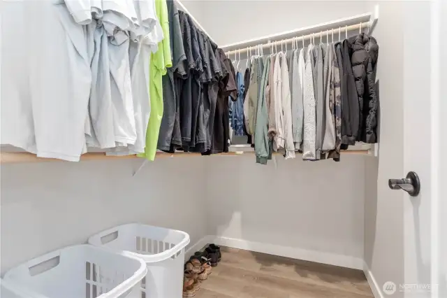 Walk-in Closet.