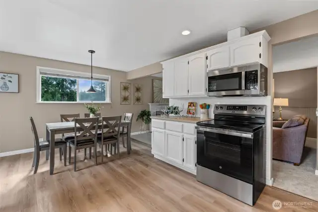 Brand new range and microwave