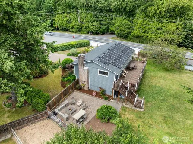 Solar Panels, custom firepit, lush mature gardens, BIG trex deck!